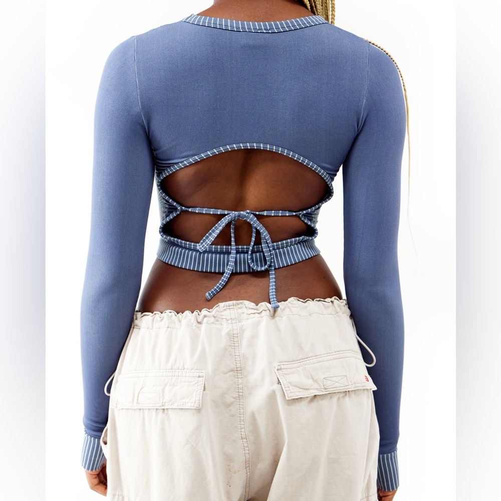 Crop top - Picture 2 of 4
